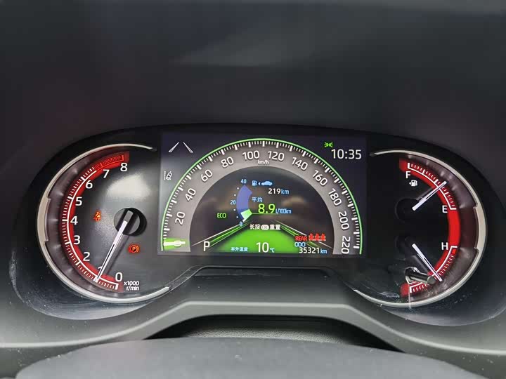 Фото 17 - Toyota RAV4