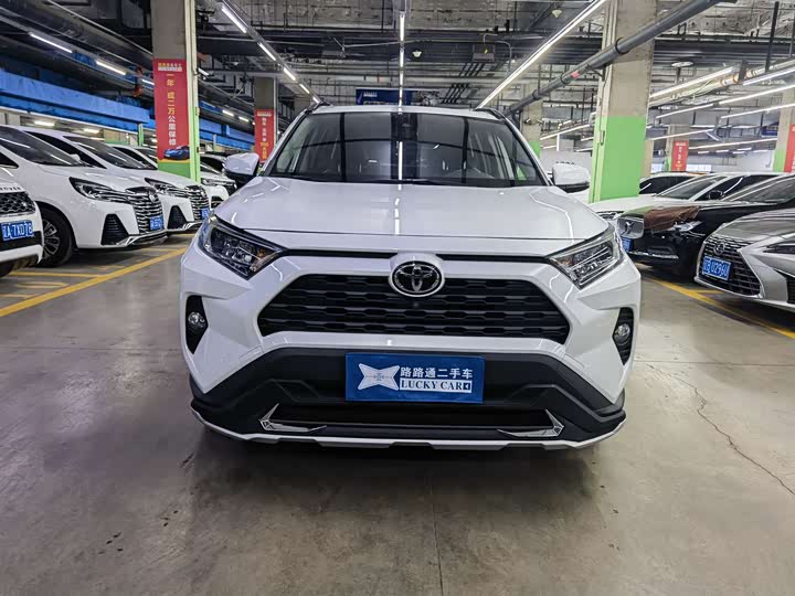 Фото 2 - Toyota RAV4