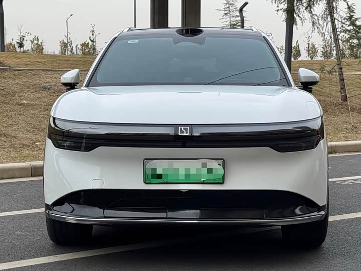 Фото 2 - Zeekr 7X