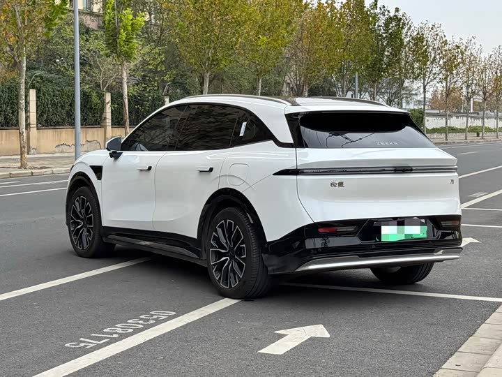 Фото 7 - Zeekr 7X