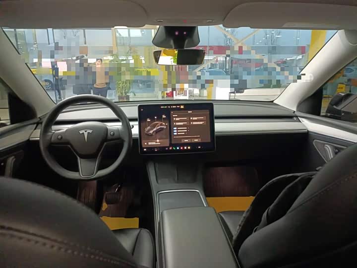 Фото 10 - Tesla Model Y