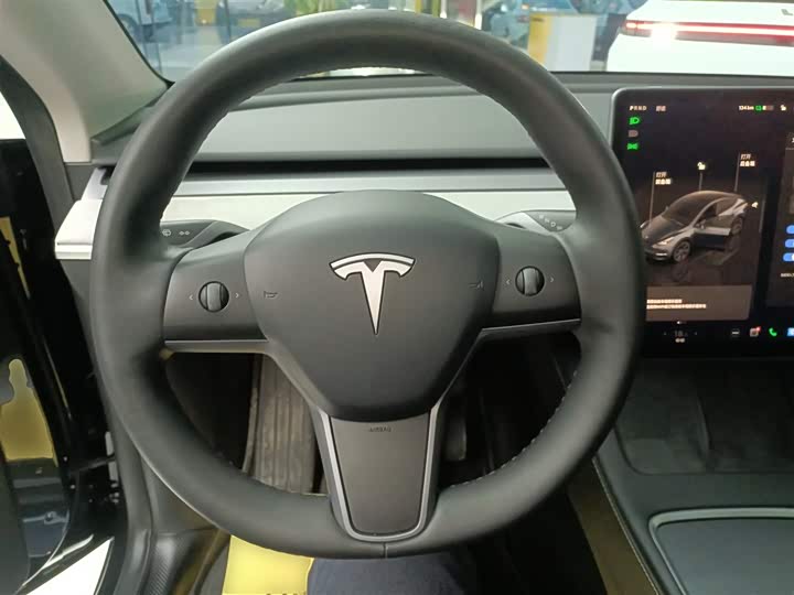 Фото 11 - Tesla Model Y