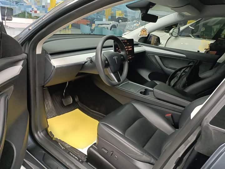 Фото 16 - Tesla Model Y