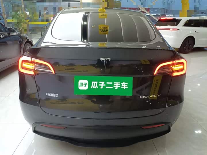 Фото 6 - Tesla Model Y