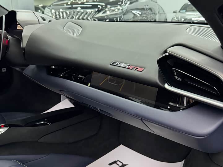 Фото 13 - Ferrari 296