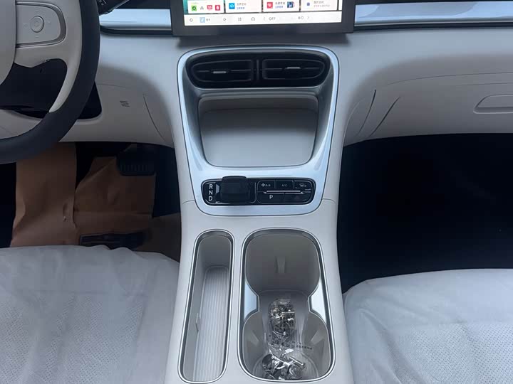 Фото 17 - Geely Galaxy Geome