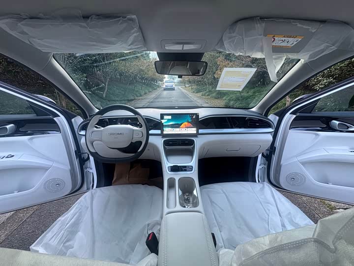 Фото 18 - Geely Galaxy Geome