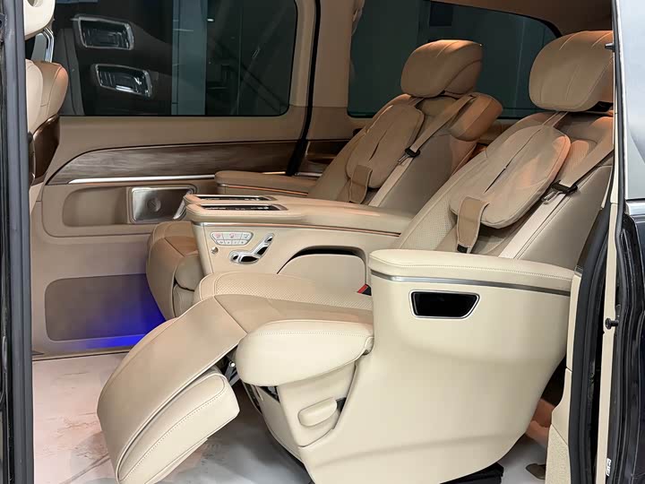 Фото 5 - Mercedes-Benz V-Class