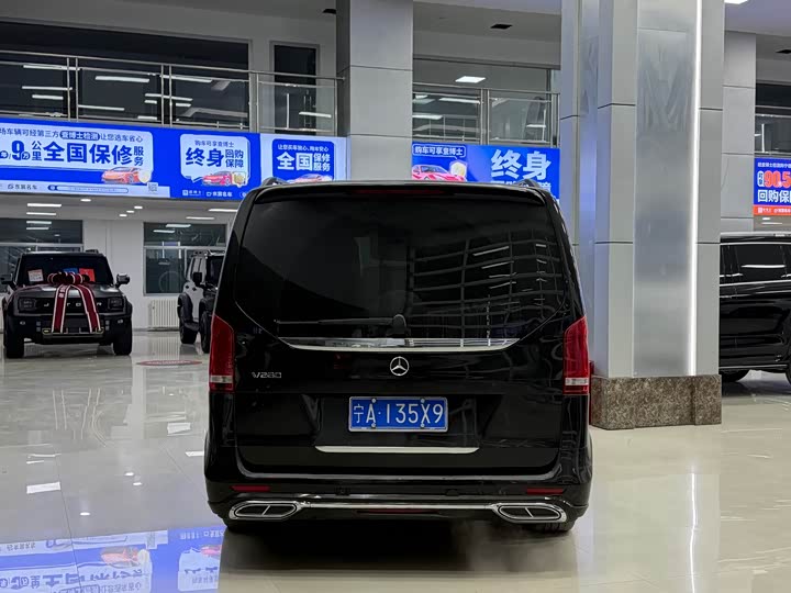 Фото 8 - Mercedes-Benz V-Class