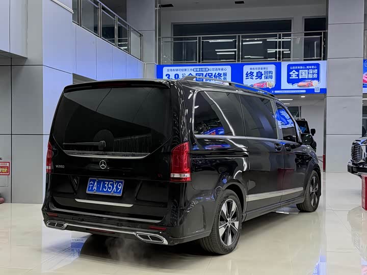 Фото 9 - Mercedes-Benz V-Class