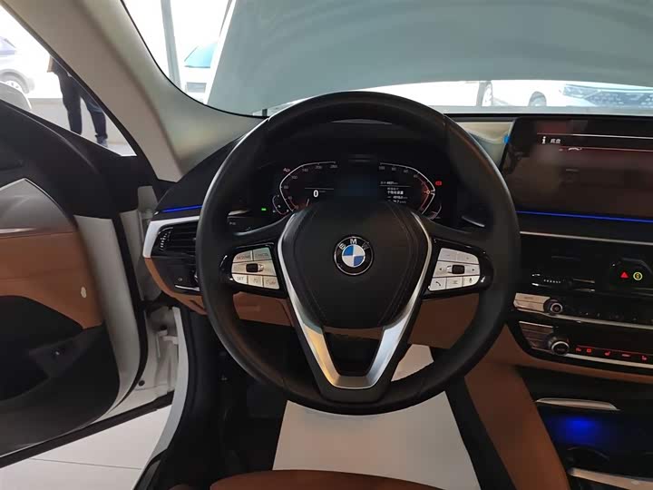 Фото 11 - BMW 6 Series GT