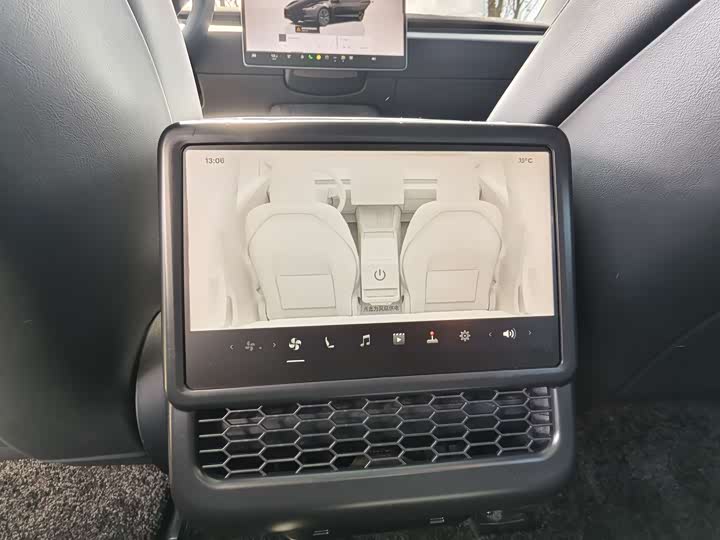 Фото 7 - Tesla Model 3