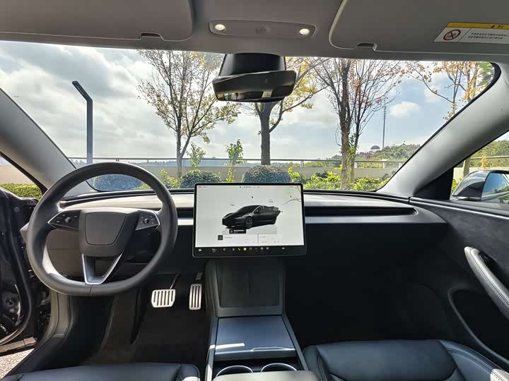 Фото 8 - Tesla Model 3