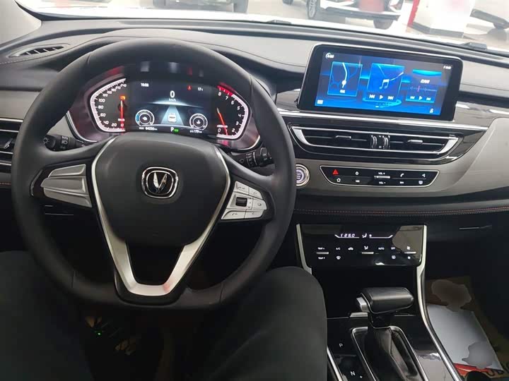 Фото 10 - Changan CS75