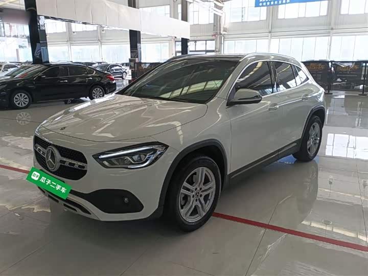 Фото 1 - Mercedes-Benz GLA-Class
