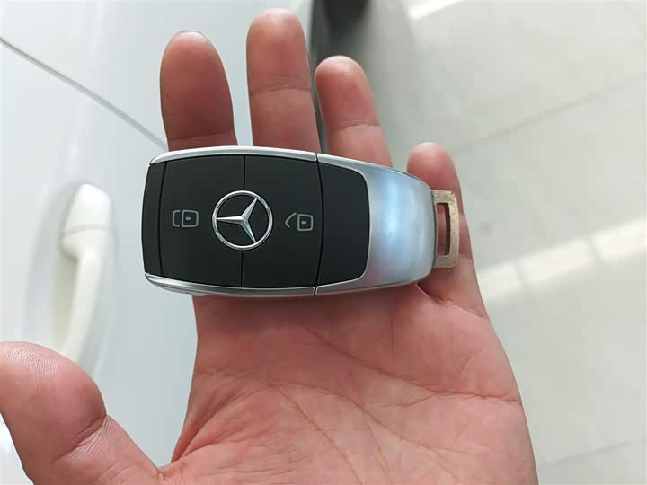 Фото 9 - Mercedes-Benz GLA-Class