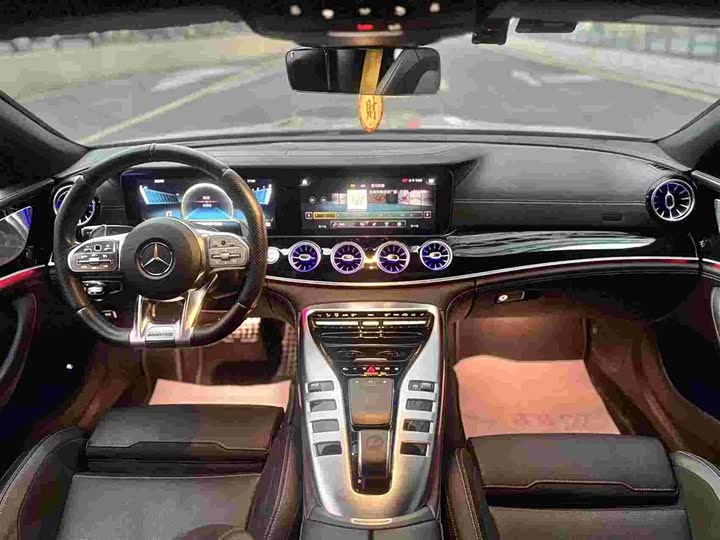 Фото 11 - Mercedes-Benz AMG GT