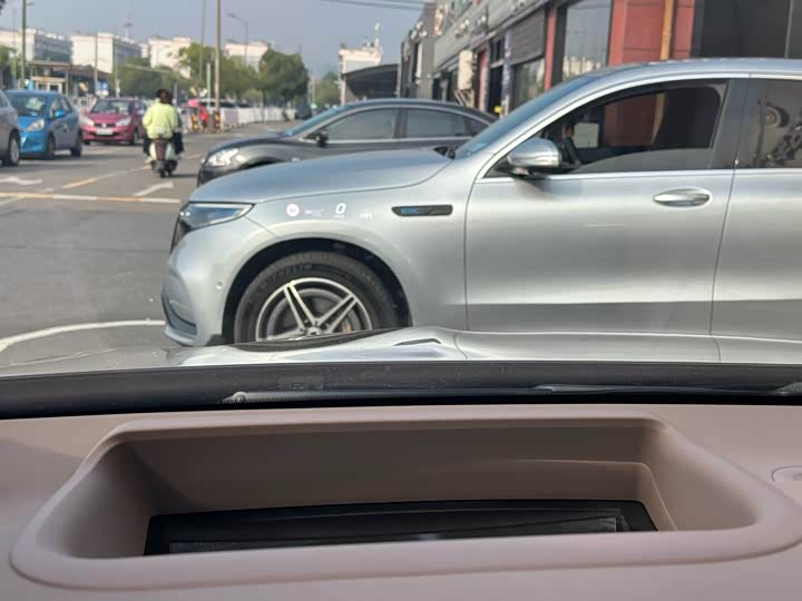 Фото 24 - Mercedes-Benz EQE SUV