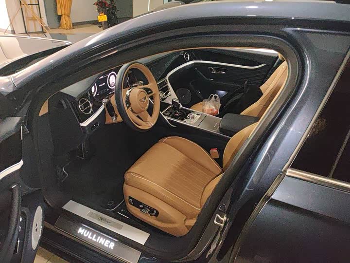 Фото 2 - Bentley Flying Spur Hybrid