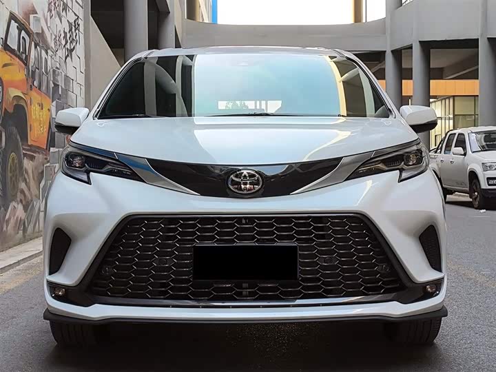 Фото 2 - Toyota Granvia