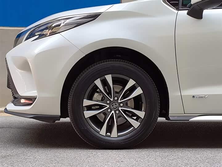 Фото 6 - Toyota Granvia