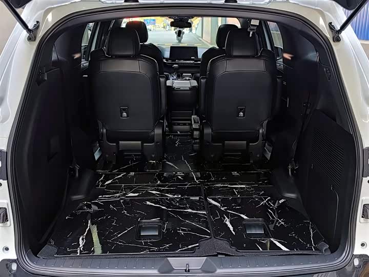 Фото 8 - Toyota Granvia