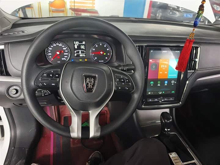 Фото 10 - Roewe i6