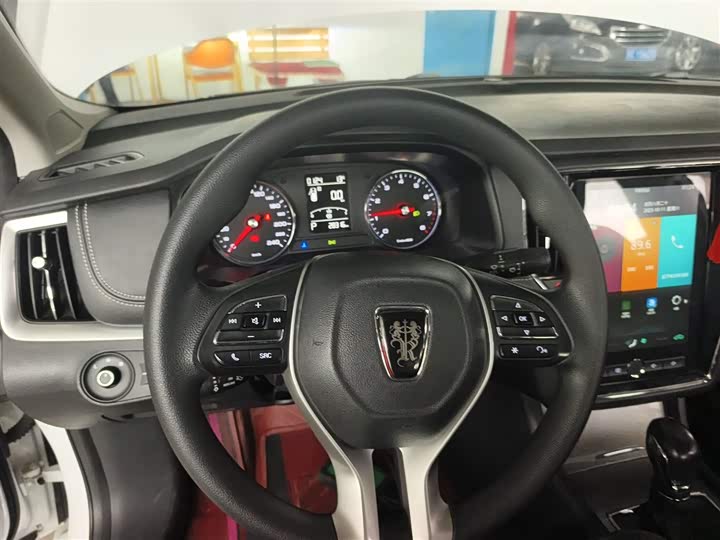 Фото 11 - Roewe i6