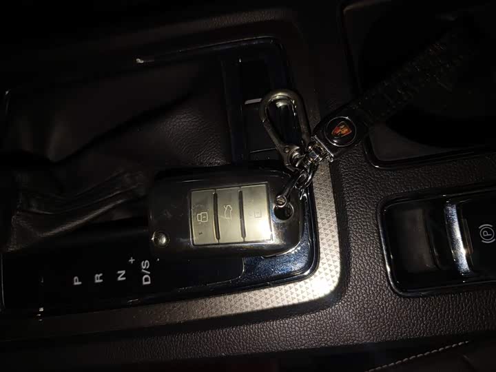 Фото 9 - Roewe i6