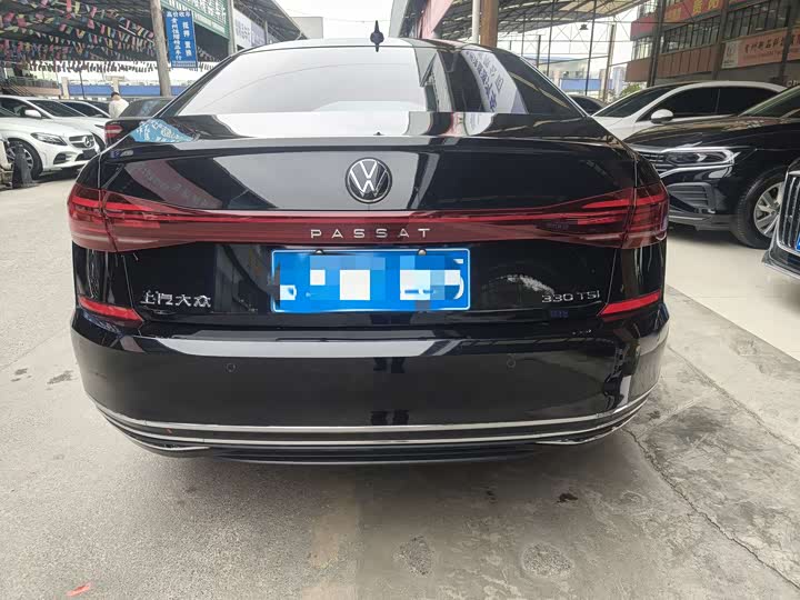 Фото 13 - Volkswagen Passat