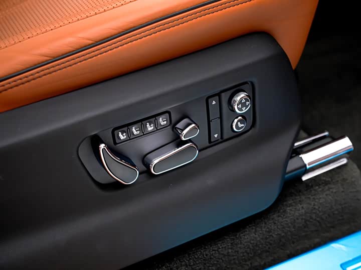 Фото 20 - Bentley Bentayga