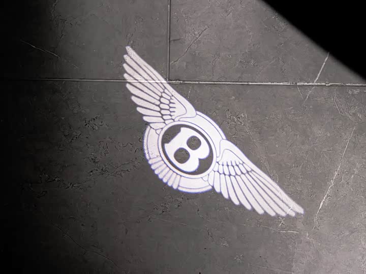 Фото 25 - Bentley Bentayga