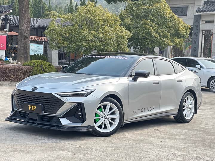 Фото 1 - Changan UNI-V