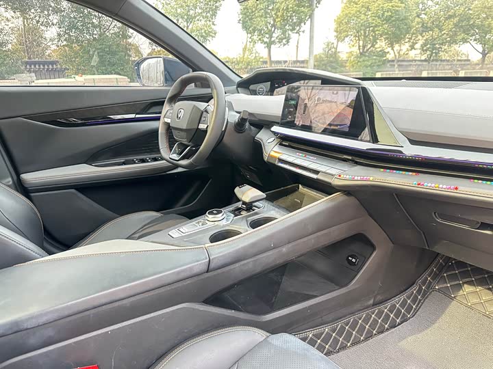 Фото 16 - Changan UNI-V