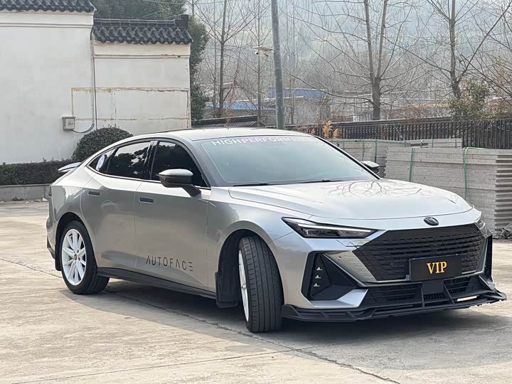 Фото 3 - Changan UNI-V