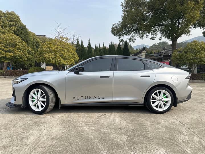 Фото 4 - Changan UNI-V