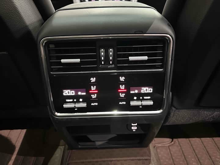 Фото 13 - Porsche Cayenne