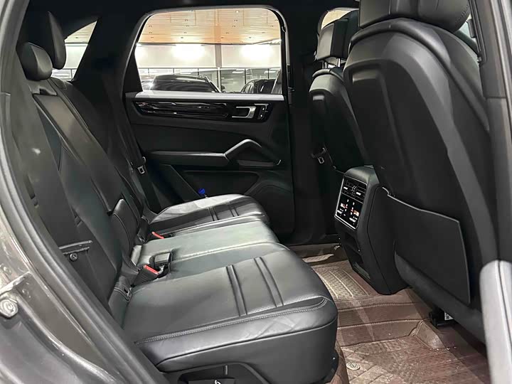 Фото 19 - Porsche Cayenne