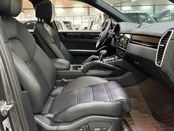 Фото 20 - Porsche Cayenne