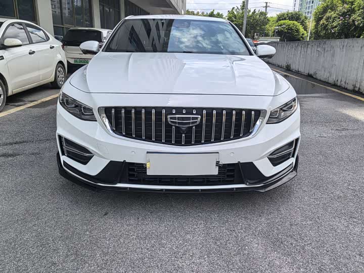 Фото 2 - Geely Preface