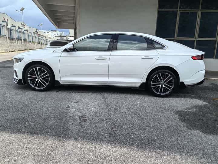 Фото 4 - Geely Preface