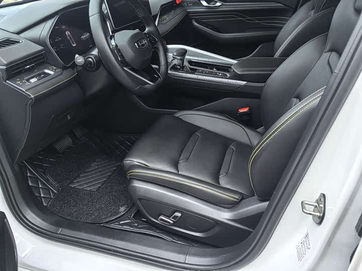 Фото 9 - Geely Preface