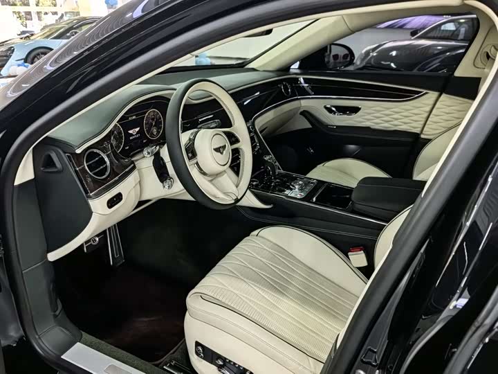 Фото 11 - Bentley Flying Spur Hybrid