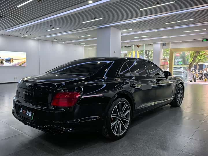 Фото 6 - Bentley Flying Spur Hybrid