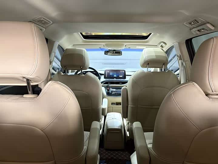 Фото 10 - Buick GL8 ES