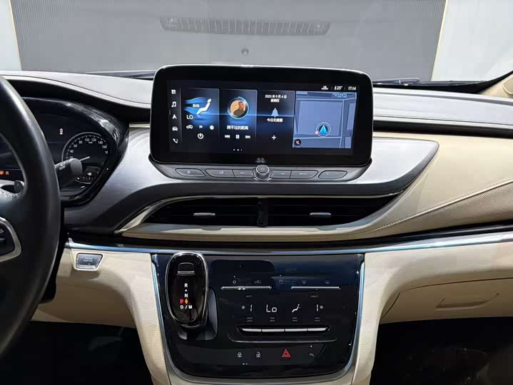 Фото 12 - Buick GL8 ES