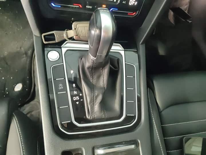 Фото 14 - Volkswagen Magotan