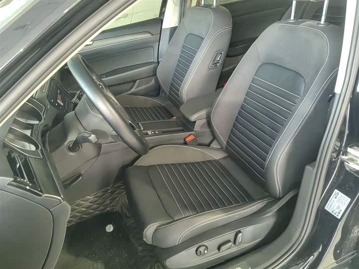 Фото 15 - Volkswagen Magotan