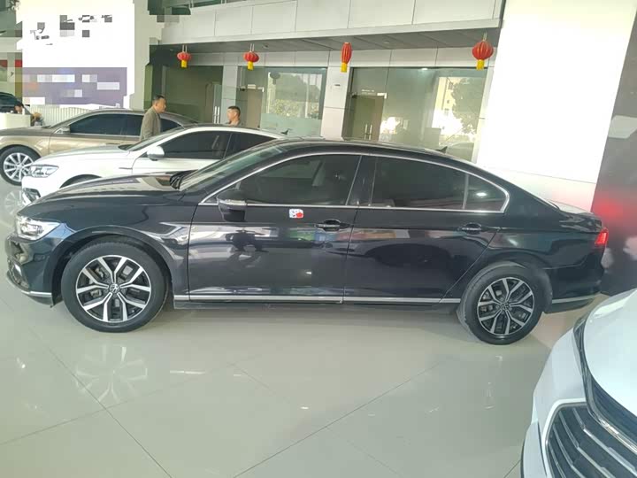 Фото 5 - Volkswagen Magotan