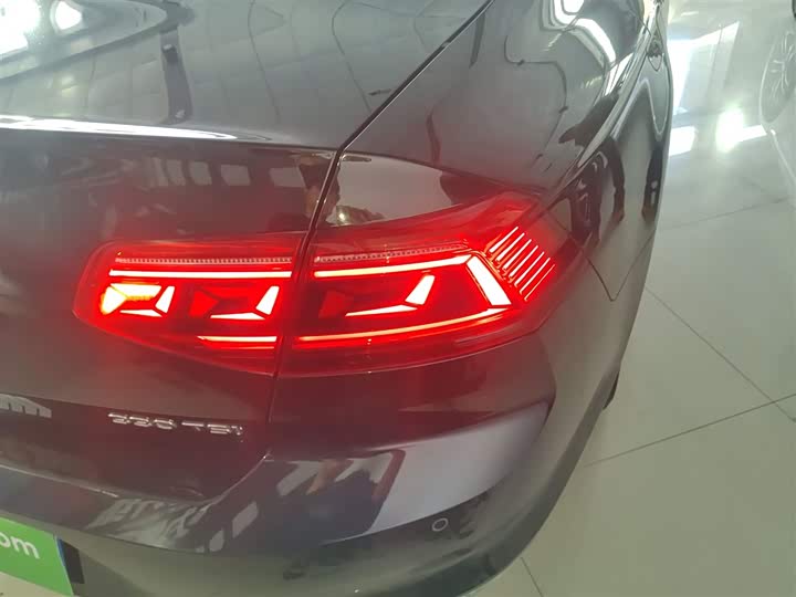 Фото 8 - Volkswagen Magotan